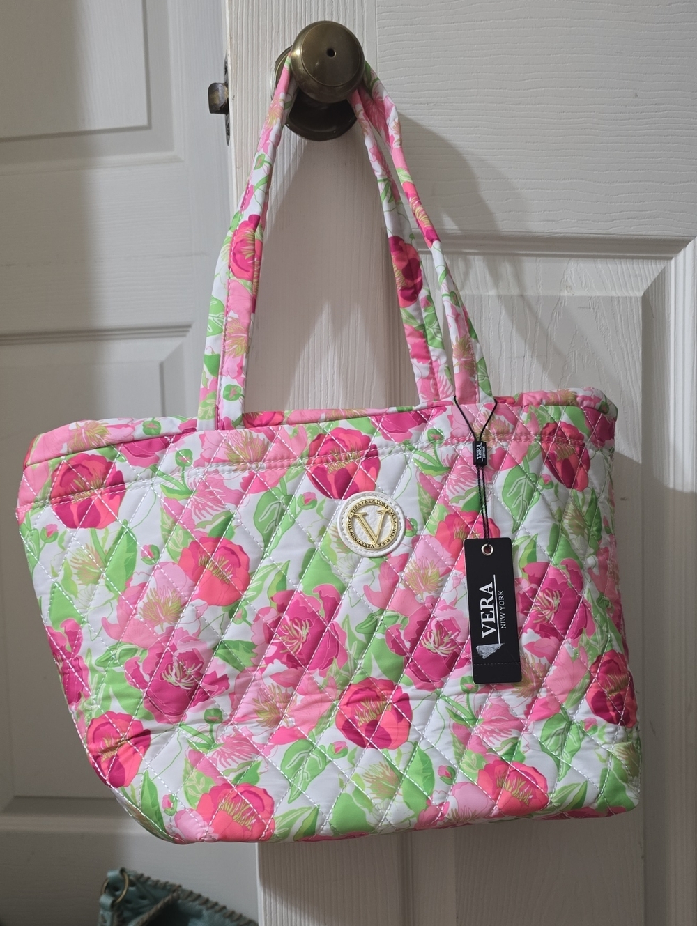 Vera. NEW YORK. Pink Floral Quilted Tote